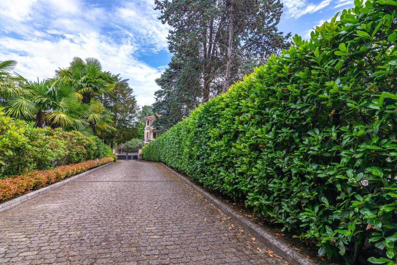 סטרסה La Dependance Immersa Nel Parco Della Villa Isabella מראה חיצוני תמונה