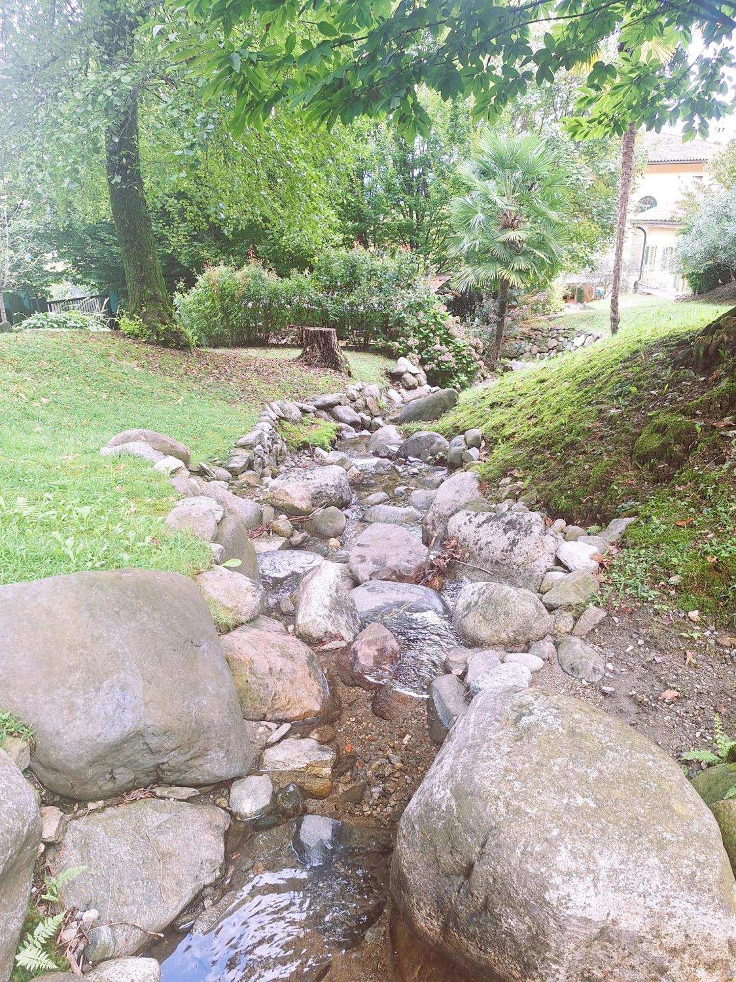 סטרסה La Dependance Immersa Nel Parco Della Villa Isabella מראה חיצוני תמונה