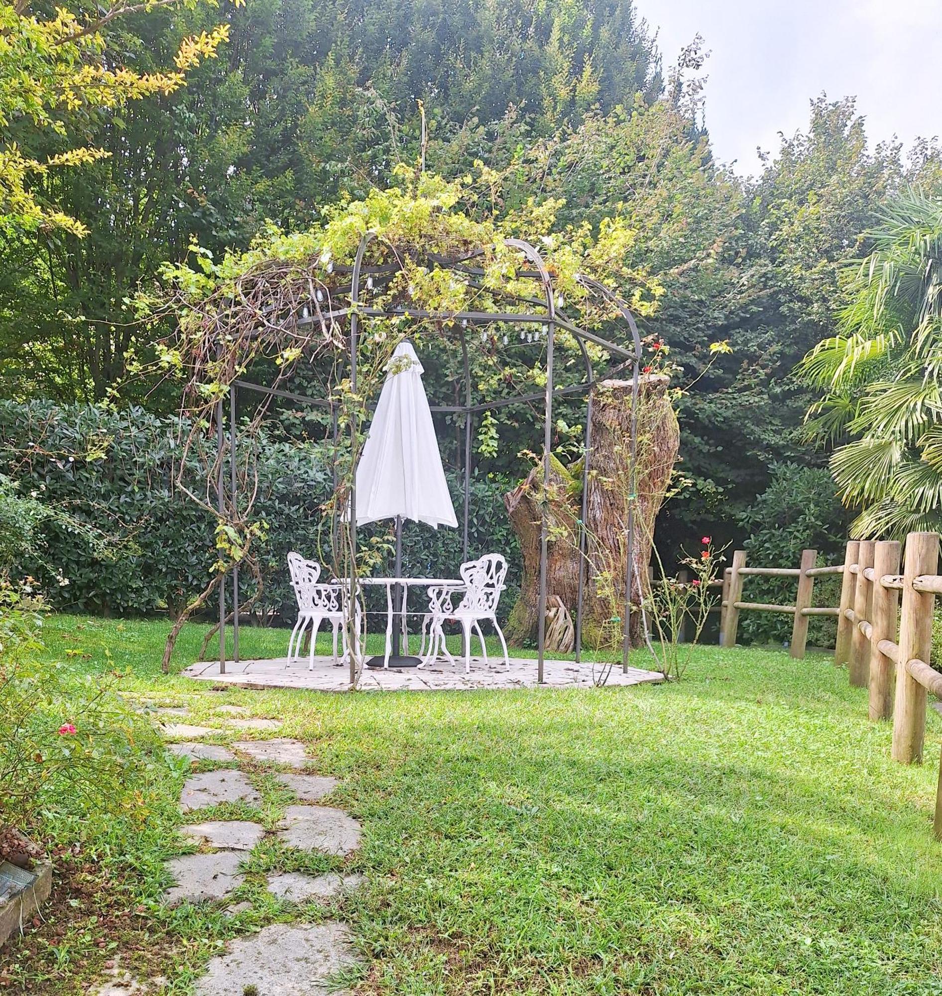 סטרסה La Dependance Immersa Nel Parco Della Villa Isabella מראה חיצוני תמונה